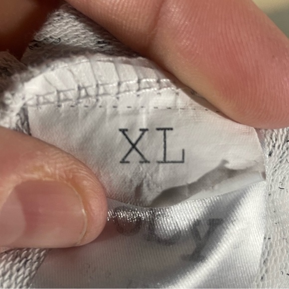 Fobya Polish Light Gray  Crowl Neck Sweater Size XL - Picture 7 of 7